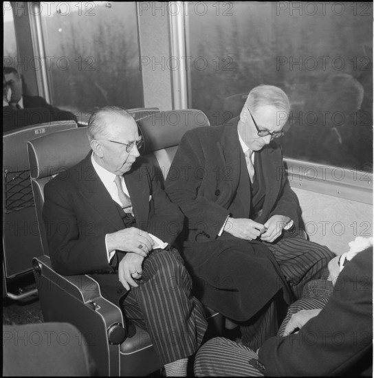 Rodolphe Rubattel in special train to Lausanne, 1953