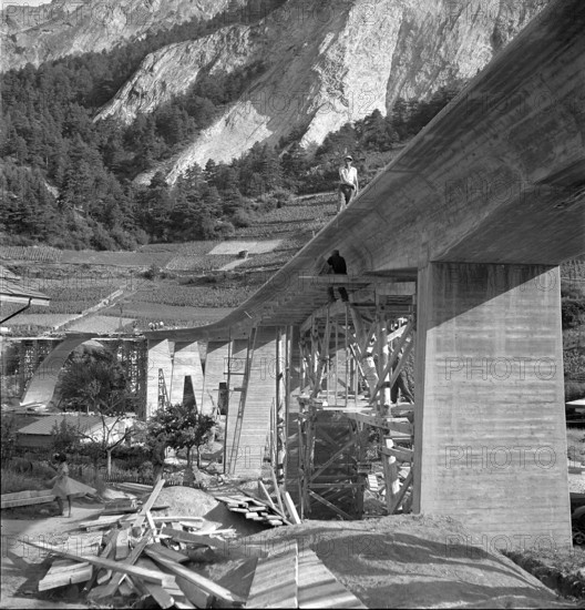 Sembrancher-Châble viaduct under construction; 1952