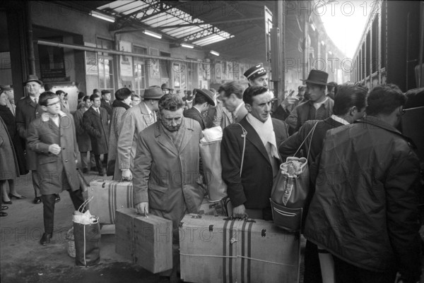 SBB provides special trains for the guest workers: until the 31st of December 727 extra trains will have been mobilized