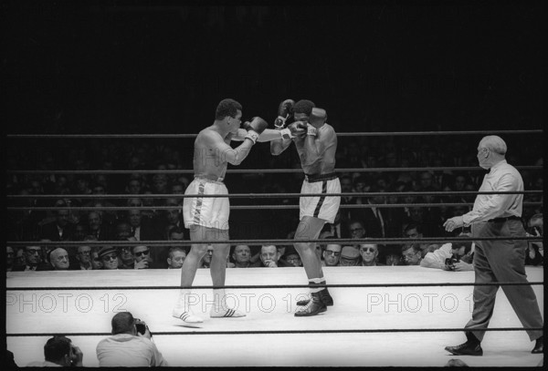 WC fight Muhammad Ali, born Cassius Marcellus Clay Jr. versus Ernie Terrell, Houston 1967