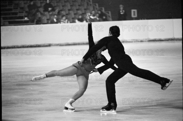 EC in Zurich 1971: European champions Irina Rodnina - Alexei Ulanov