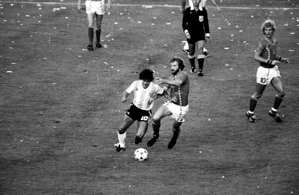 Football WC 1982: Belgium - Argentina; Maradona