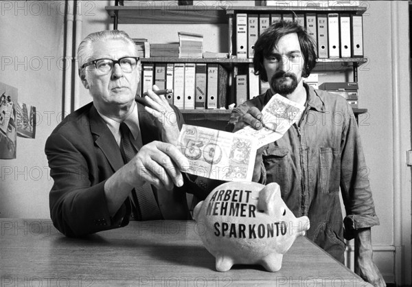 boss, worker, savings account, saving, 1974