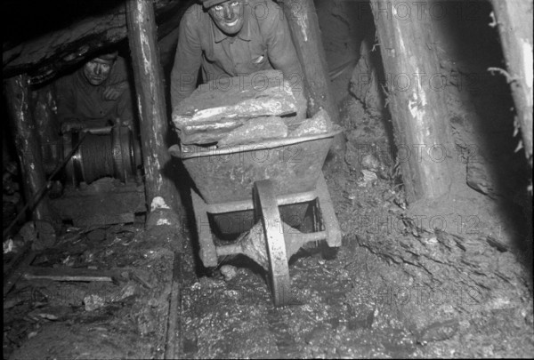 Miner in the tunnel; 1942