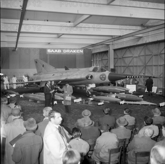 Presentation of the Saab Draken military jet, Emmen 1960