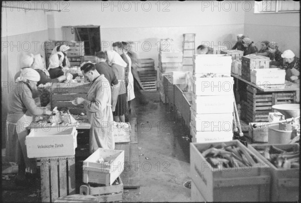 soup kitchen; 1945