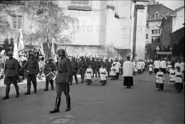Military at Corpus Christi procession in Freiburg 1941