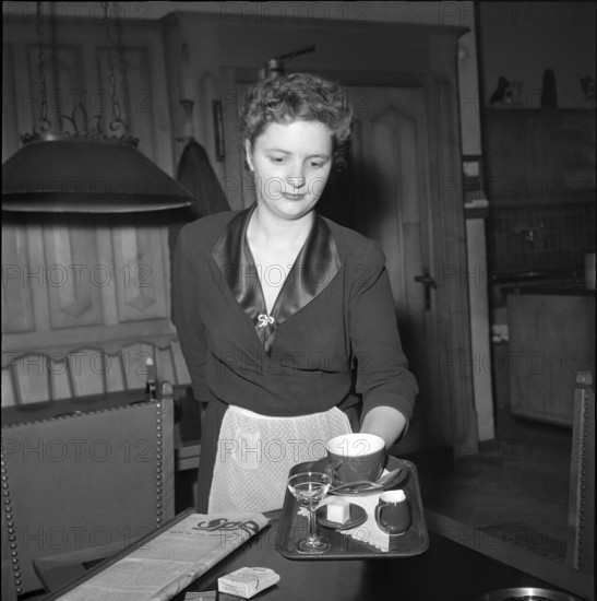 Waitress, 1953