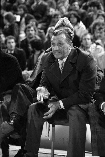Champions Cup semifinal 1977: FC Zurich vs. Liverpool; coach Bob Paisley