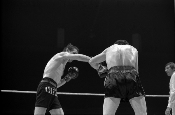 Boxing meeting at the Hallenstadion 1975: Chervet  Sperati