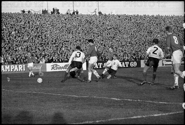 1965 World Cup Qualifier: Switzerland vs. Holland