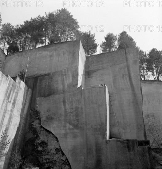 Quarry, sandstone quarry near the city of Bern; 1941