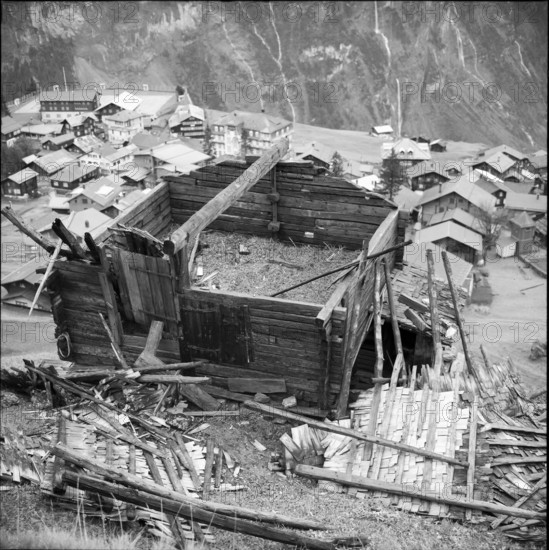 Mürren; building damaged by a severe foehn storm; 1962
