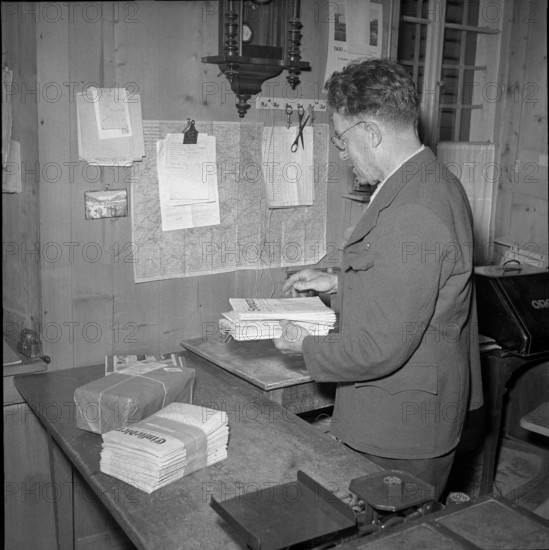 Postmaster in Alpthal, Schwyz; 1951