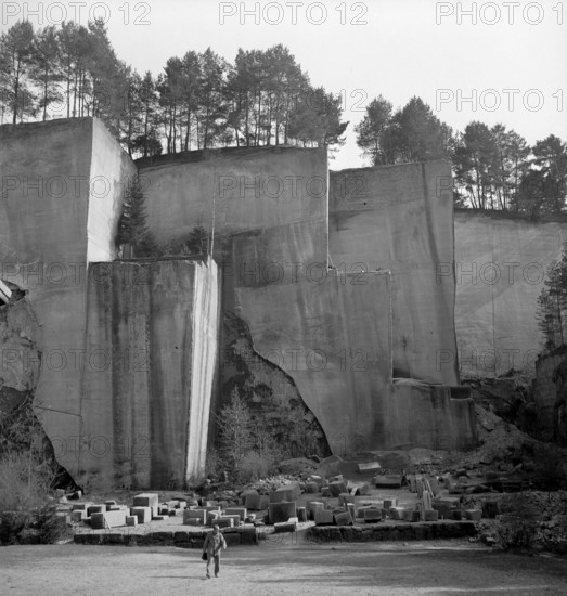 Quarry, sandstone quarry near the city of Bern; 1941