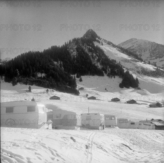 Caravan in winter on the Col des Mosses, 1959