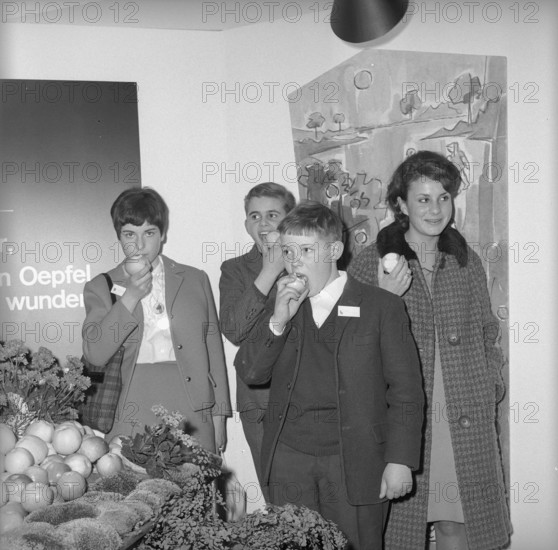 Winners of the competition for the most beautiful teeth in Switzerland; 1966