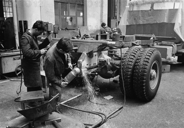 body shop; body construction; 1968