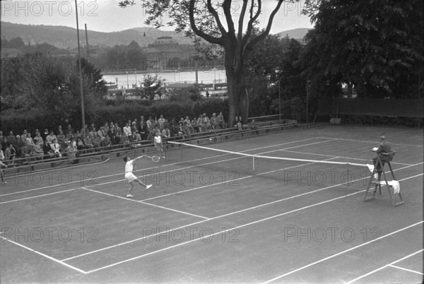 Training games amateurs against professionals, Zurich 1945