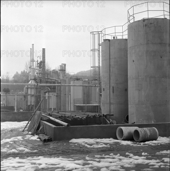 Mendrisio Refinery, oil tank; tank; 1960