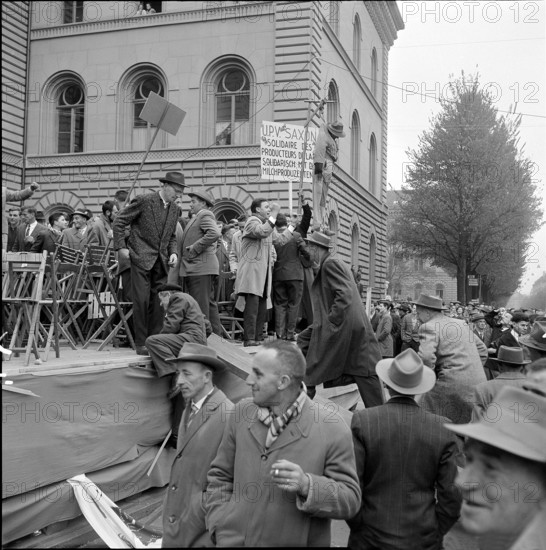 Farmers' demonstration; Valais farmers from Saxon; 1961