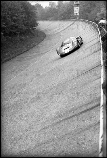 World record attempt in Monza 1967: Jo Siffert in the Porsche 906