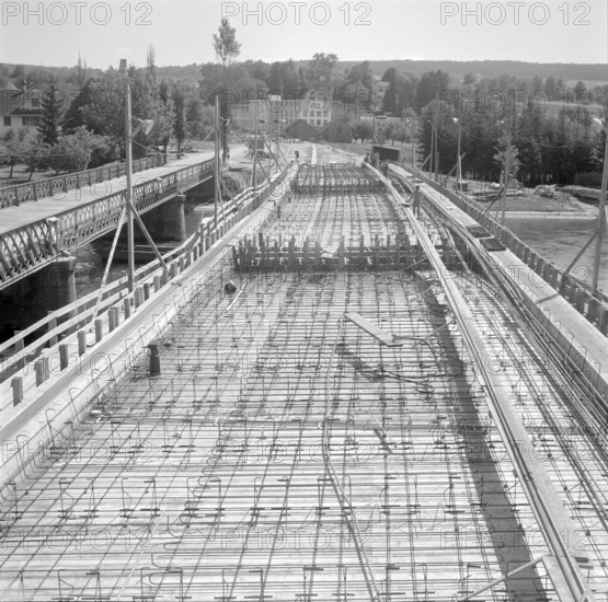Reuss Bridge under construction; 1955