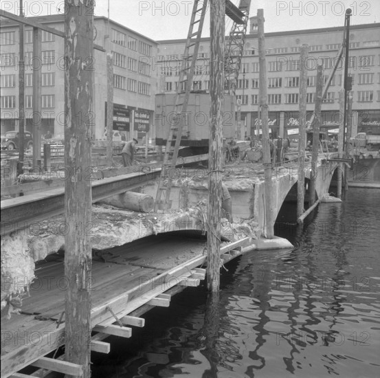 Renovation of the Walche Bridge; 1957