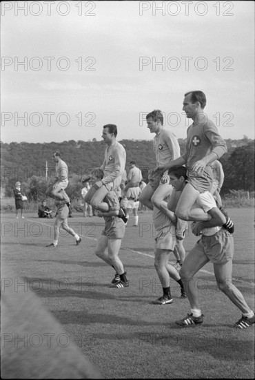 1966 World Cup in England: The Swiss team in training