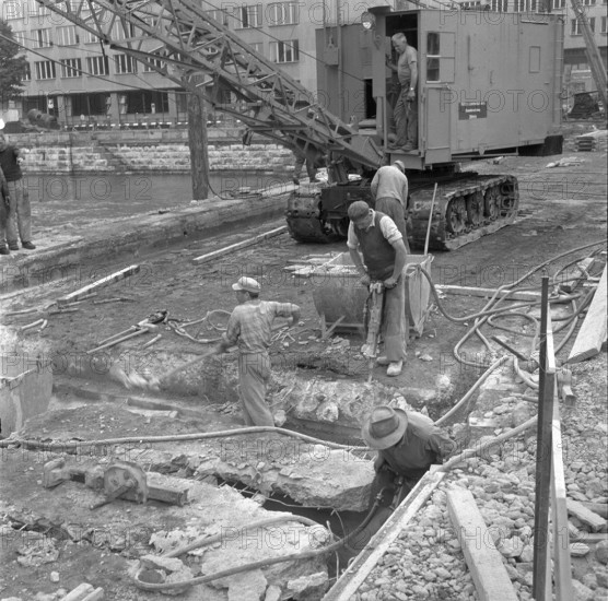 Renovation of the Walche Bridge; 1957