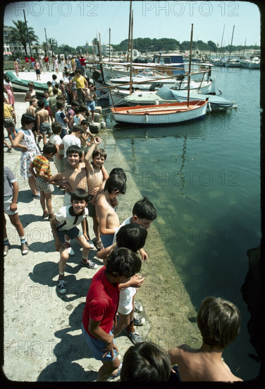 Children at the port of Punta de Amer 1976