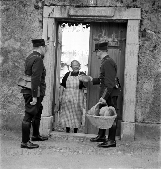 La pain des veuves is distributed in LaTourdePeilz, 1941