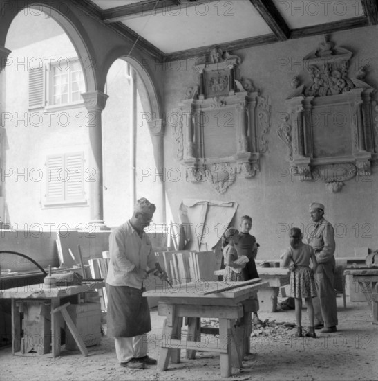 Stonemasons at the Schaffhausen Minster in 1957
