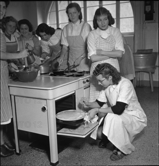 Women in World War II; Women's Work School; 1939
