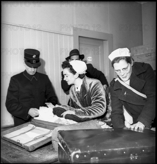 WW 2: Swiss Donation. swiss medical mission, team on their way to Belgium, 1944