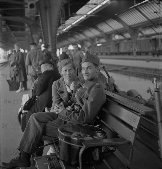 Call-up. soldier. farewell scene, platform. 1939