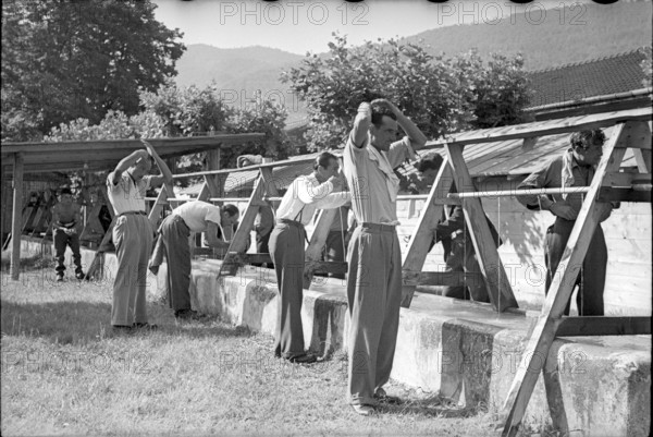 Departure. men freshen up. 1945