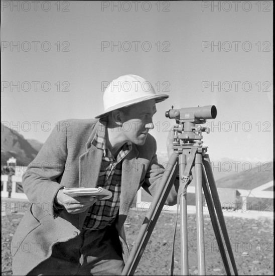Grande Dixence, geodesist leveling 1957