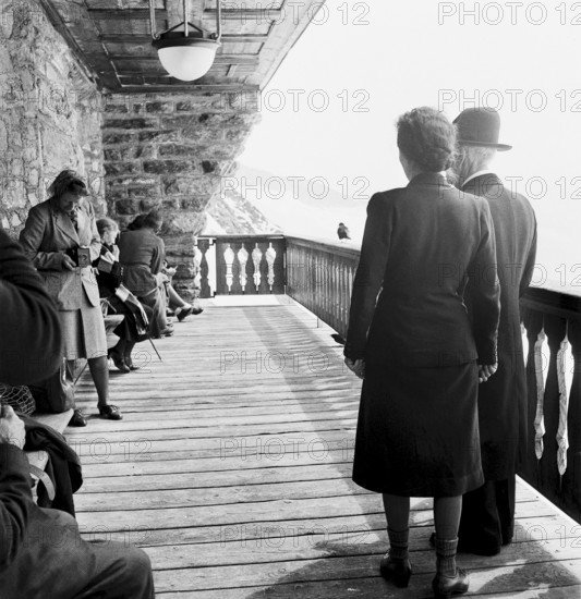 Train in avalanche, Oberried 1954