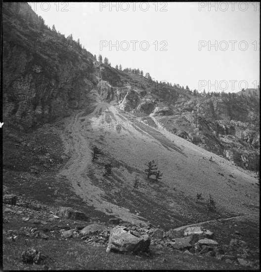 St Gallen. search for missed workers in excavation. 1957