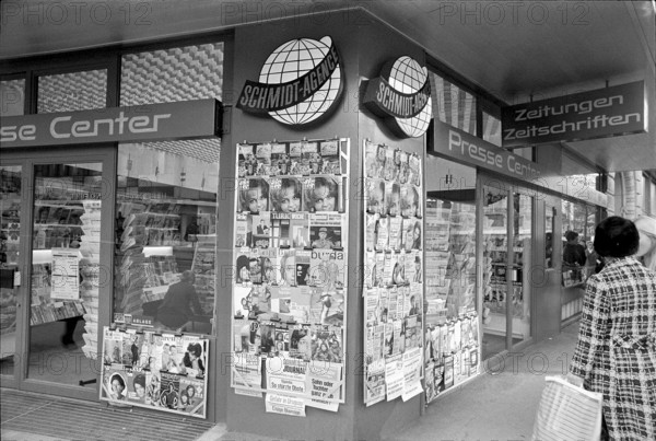 Newsstand with Ringier magazines, 1967