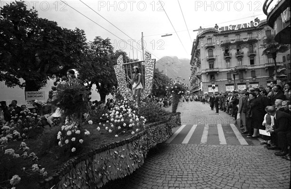 Parade at the winegrowers' festival in Neuchâtel, 1959