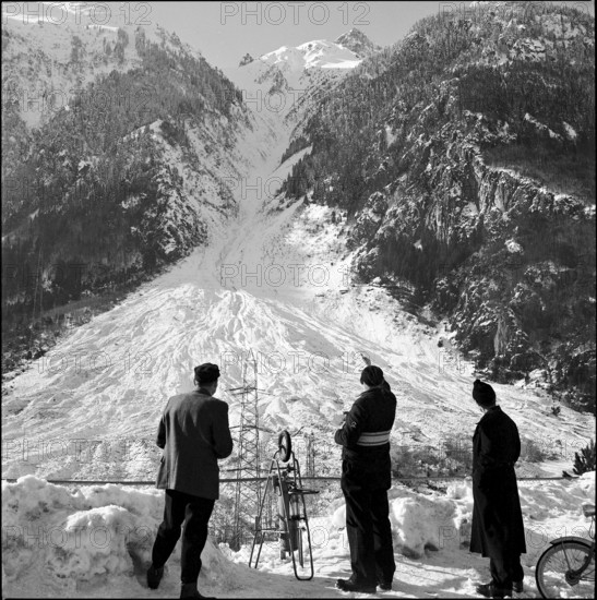 Building the temple of the Mormons in Zollikofen, 1955