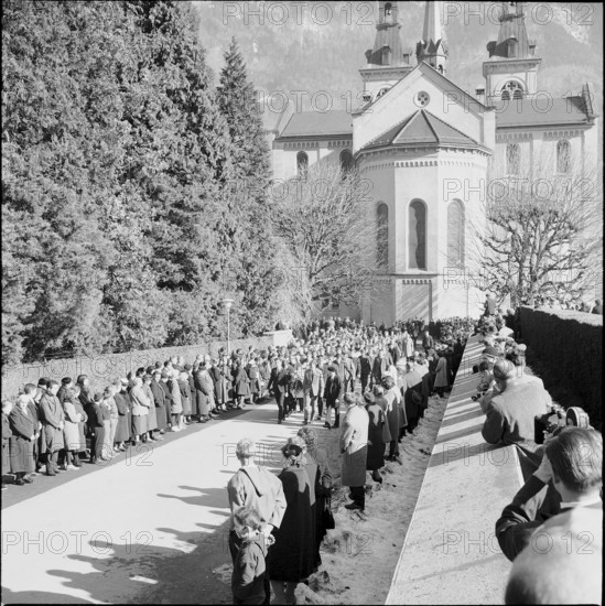Avalanche in Unterbäch. Snow in the hall of the hotel Edelweiss, 1957