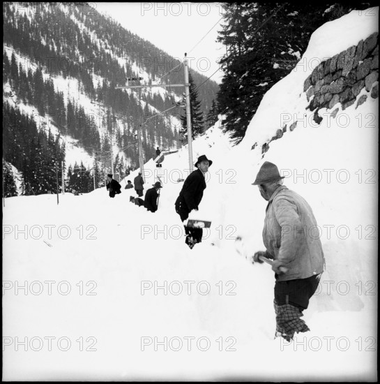 Rhaetian Railway line spilled over by avalanche, damaged circuit line. 1951,