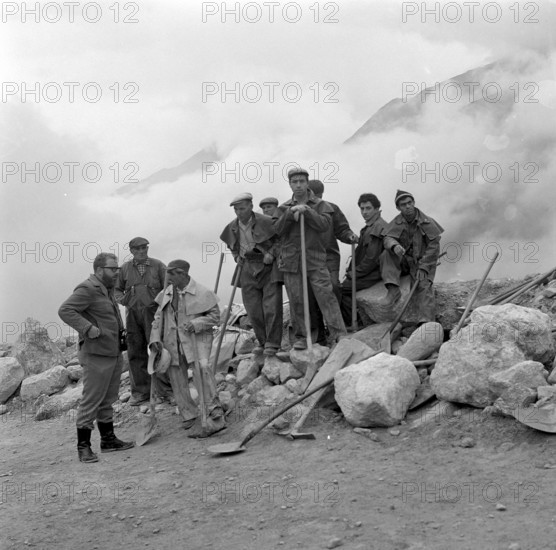 Mattmark glacial ice avalanche, 1965