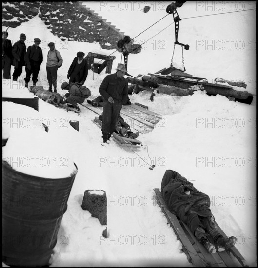 St. Antönien: funeral of avalanche victims. 1947