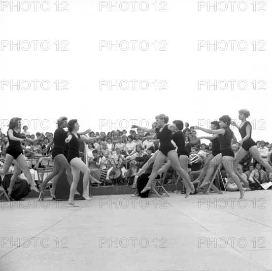 Girls day at the SAFFA fair 1958