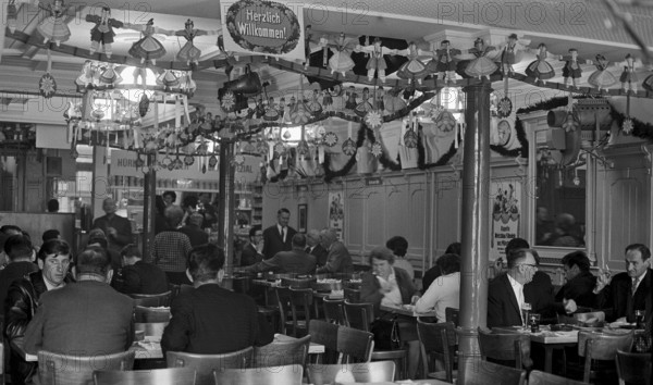 Bierhalle Wolf on Limmatquai in Zurich, ca. 1964