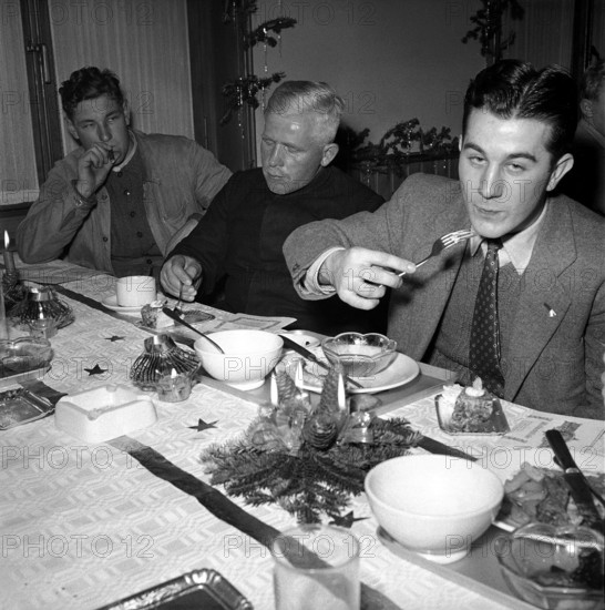 Christmas party at the Zurich freight station; 1950
